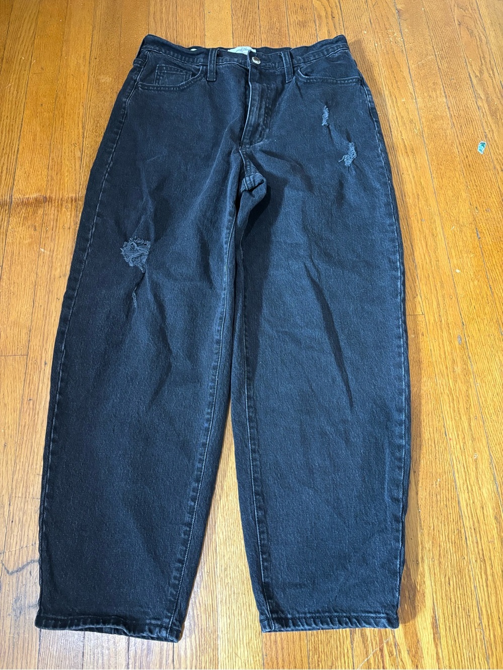 Universal Thread Black Relaxed Distressed Jeans